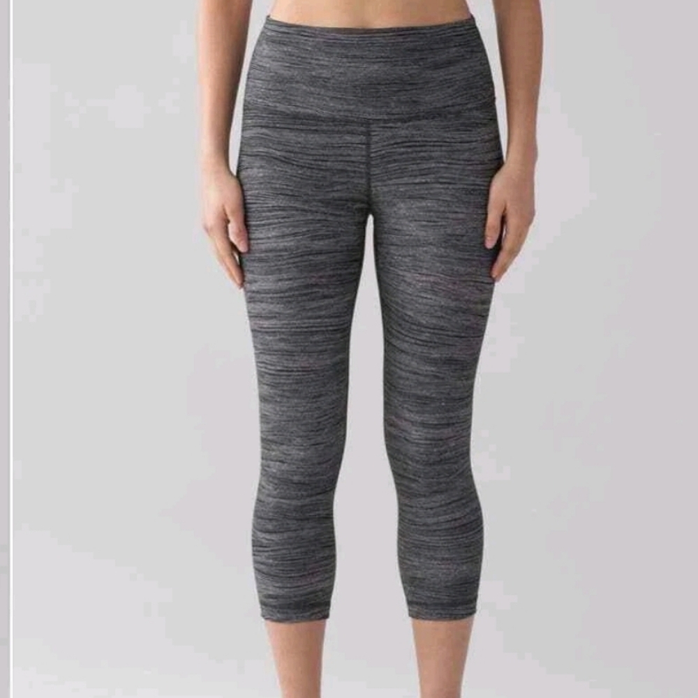 Lululemon Wunder Under Crop Size 4